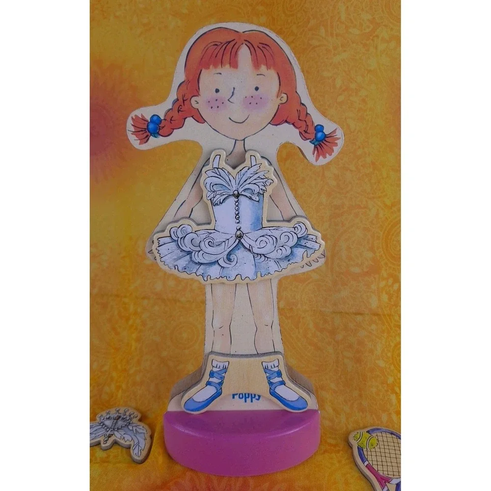 Poppy Magnetic Wooden Doll‎ With Base And 32 Pieces For Dress Up